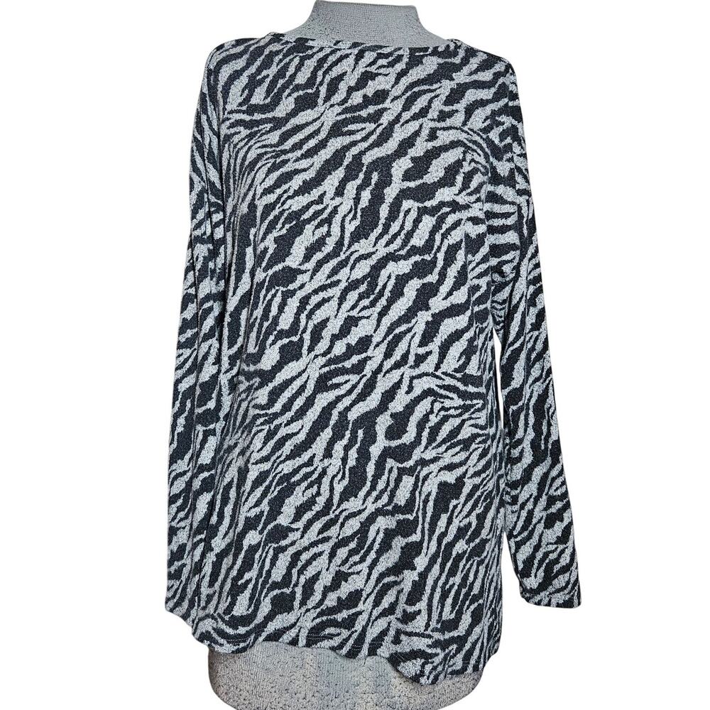 Gray Animal Print Lightweight Sweater Size Small